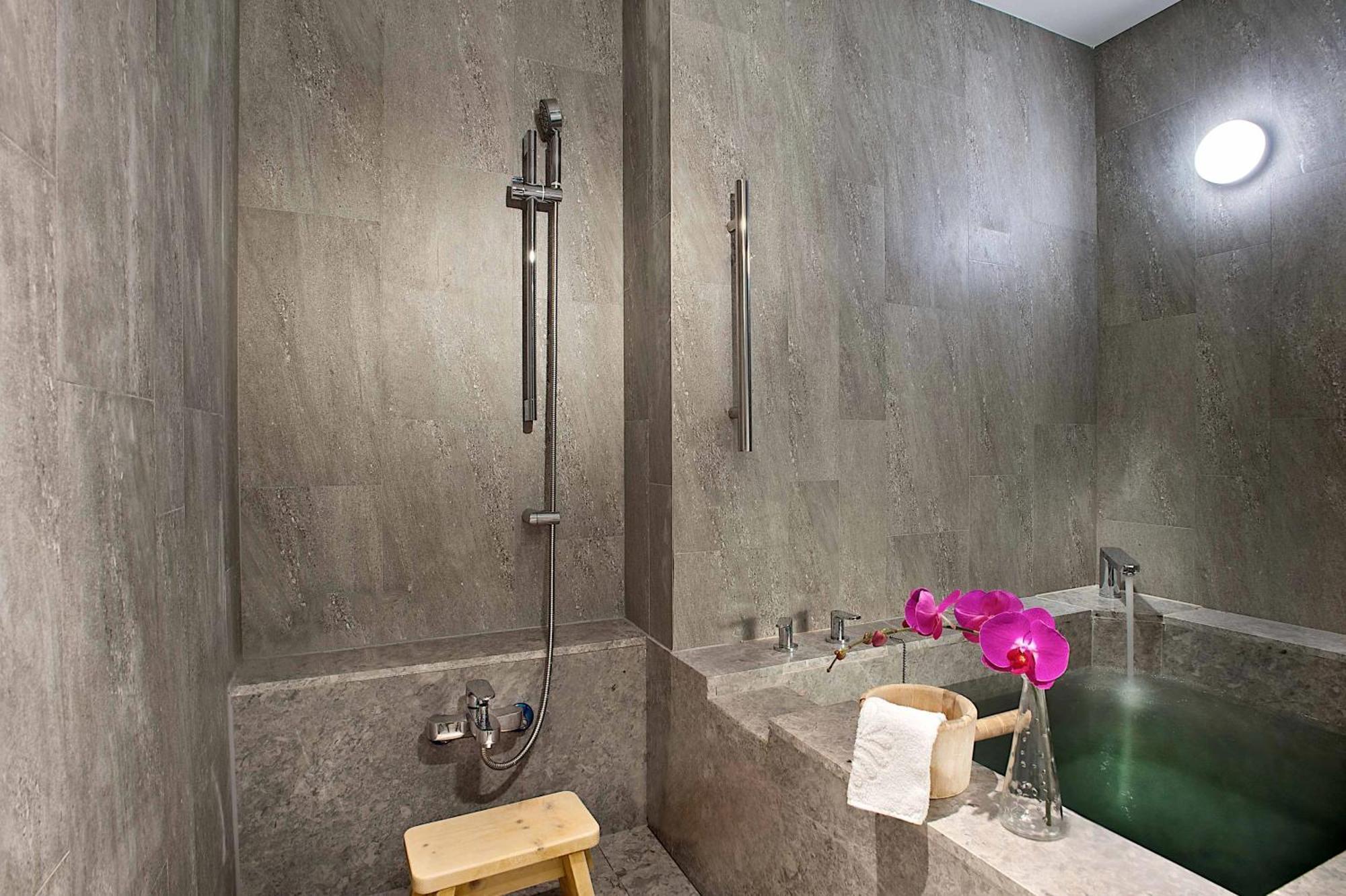 ホテル ロイヤル チーペン Wenquan エクステリア 写真 Bathroom