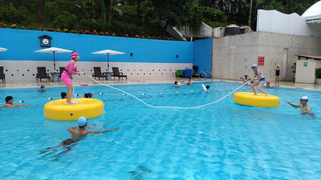 ホテル ロイヤル チーペン Wenquan エクステリア 写真 The swimming pool at the resort